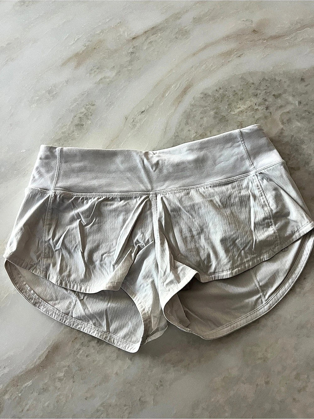 lululemon Speed Up Low-Rise Lined Short 2.5" Shorts, White, Size 2